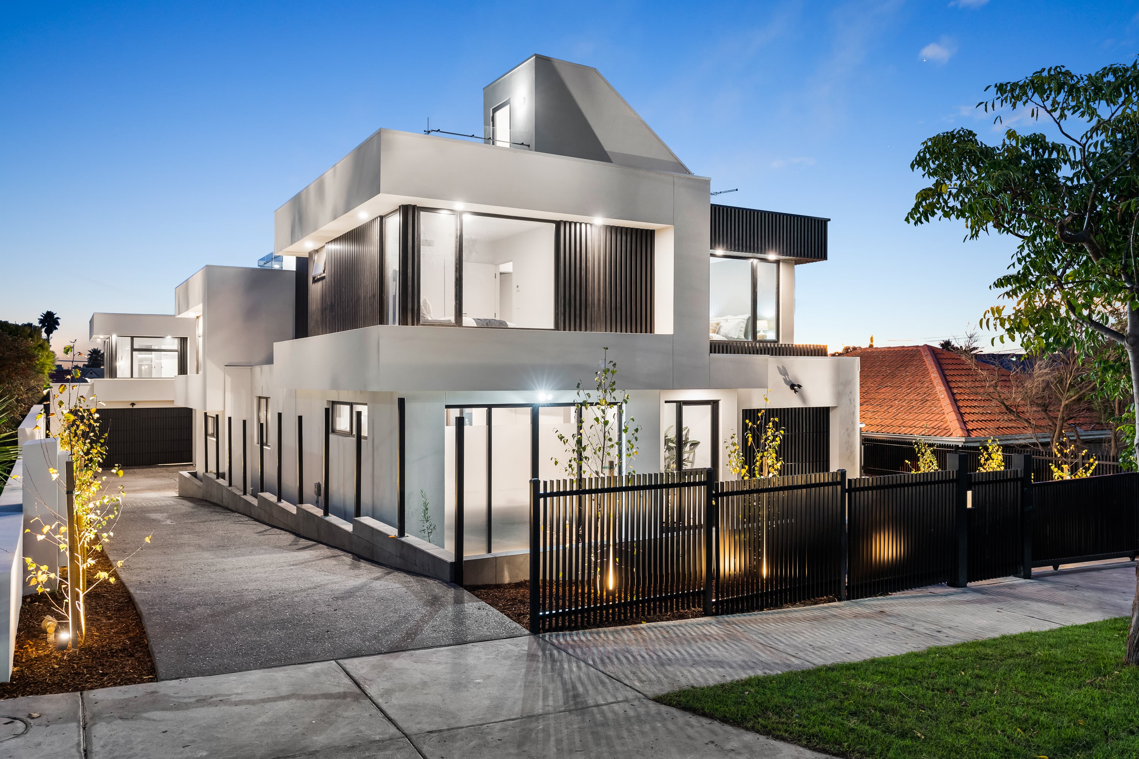 3 Luxury Townhouses thumbnail 2