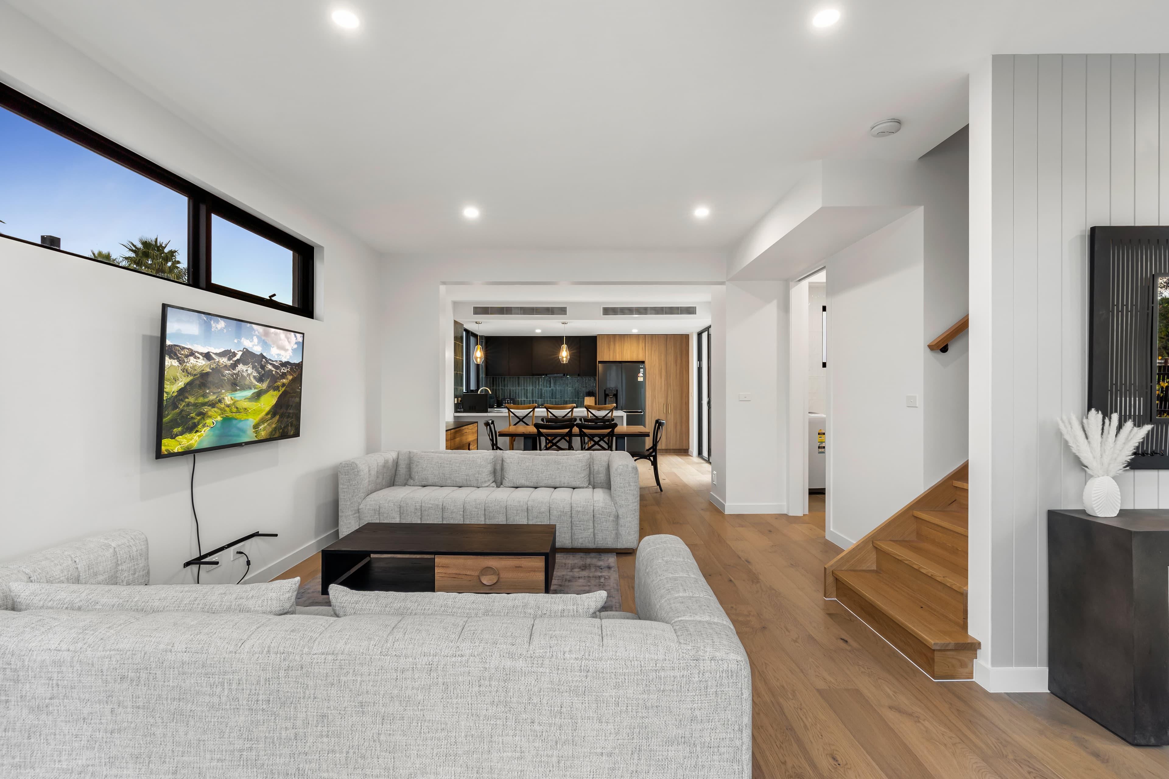 3 Luxury Townhouses thumbnail 5