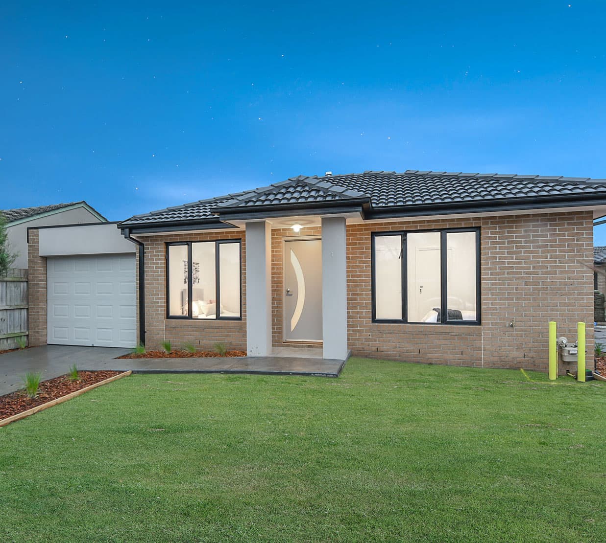 6 Townhouses - Image 1